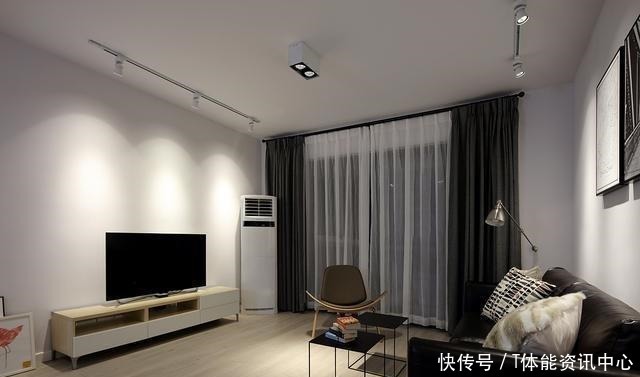 亲戚|我家客厅没有买茶几，而是放了两个小凳子，来参观的亲戚都夸漂亮！