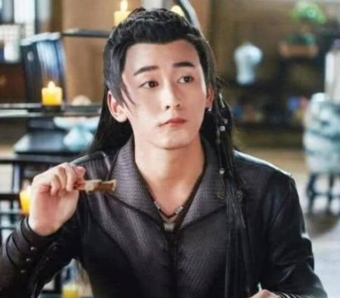  银子|古人在客栈吃完饭，为何不问多少放下银子就走？小二也从不数