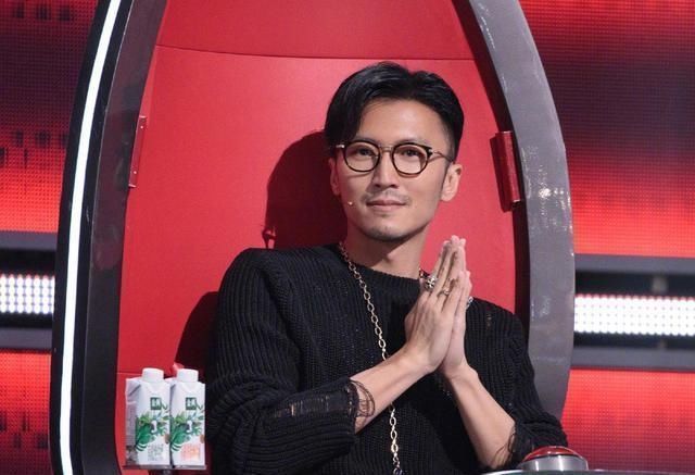 李健|中国好声音首轮对决赛李宇春完败,殊不知下轮李荣浩输得更尴尬