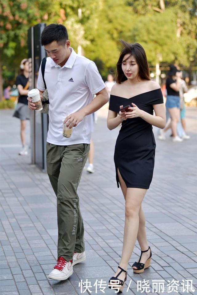 尖头高跟鞋带着几分小性感的气息，搭配裙装甜美靓丽