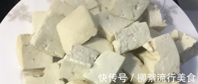 豆腐这样炖,滑滑嫩嫩,家常炖豆腐,真是下饭啊!
