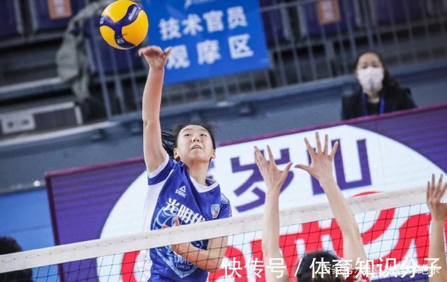王音迪|下一个龚翔宇来了!女排等来16岁接应新星,遗憾郎平时代没等到她