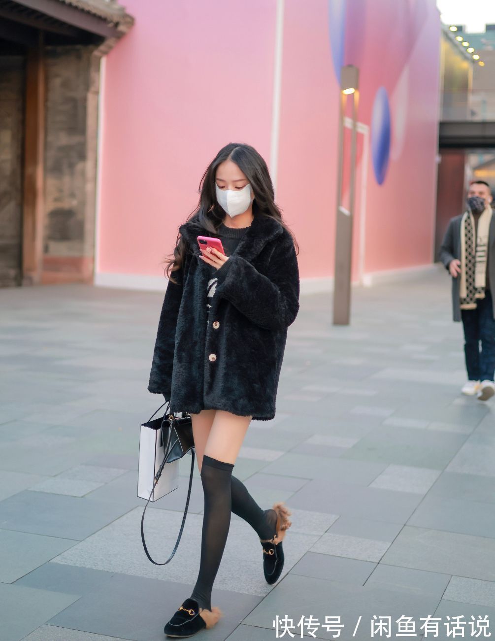 针织开衫|成都女孩带火了“光腿神器”,这9套下衣失踪的造型,也太时髦了