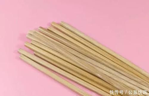 筷子用清水洗，比不洗还脏学会一招，筷子一辈子不用换