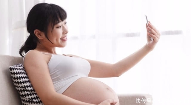 葛优|孕妇不正当的坐姿会伤害宝宝,这几点错误的姿势,准妈妈要注意了