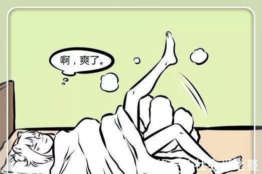 |搞笑漫画：九月睡觉时，无处安放的双腿？