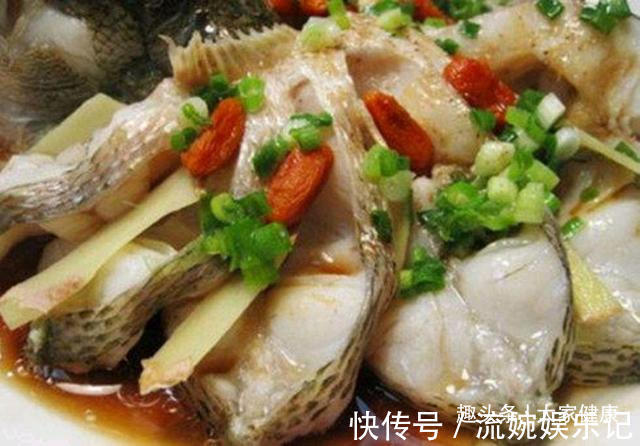 胡萝卜胡萝卜|4种食物是女性衰老的延缓剂,50岁后不妨多吃,比同龄人年轻10岁