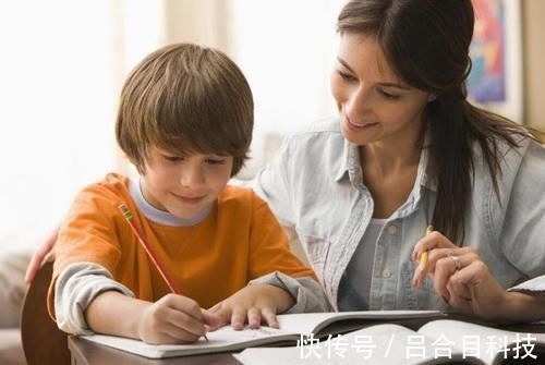 孩子|孩子被老妈“揍”完,哭着“灵魂质问”老爸,开口第一句话笑翻了