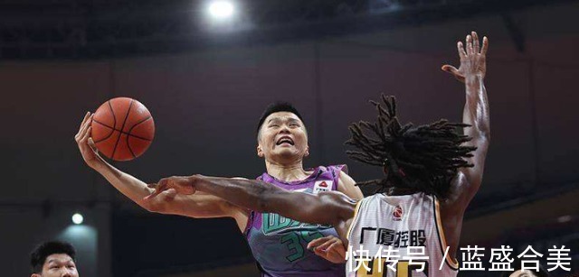 名将|山东男篮下狠心!CBA名将被球队放弃 徐长锁不留情面!