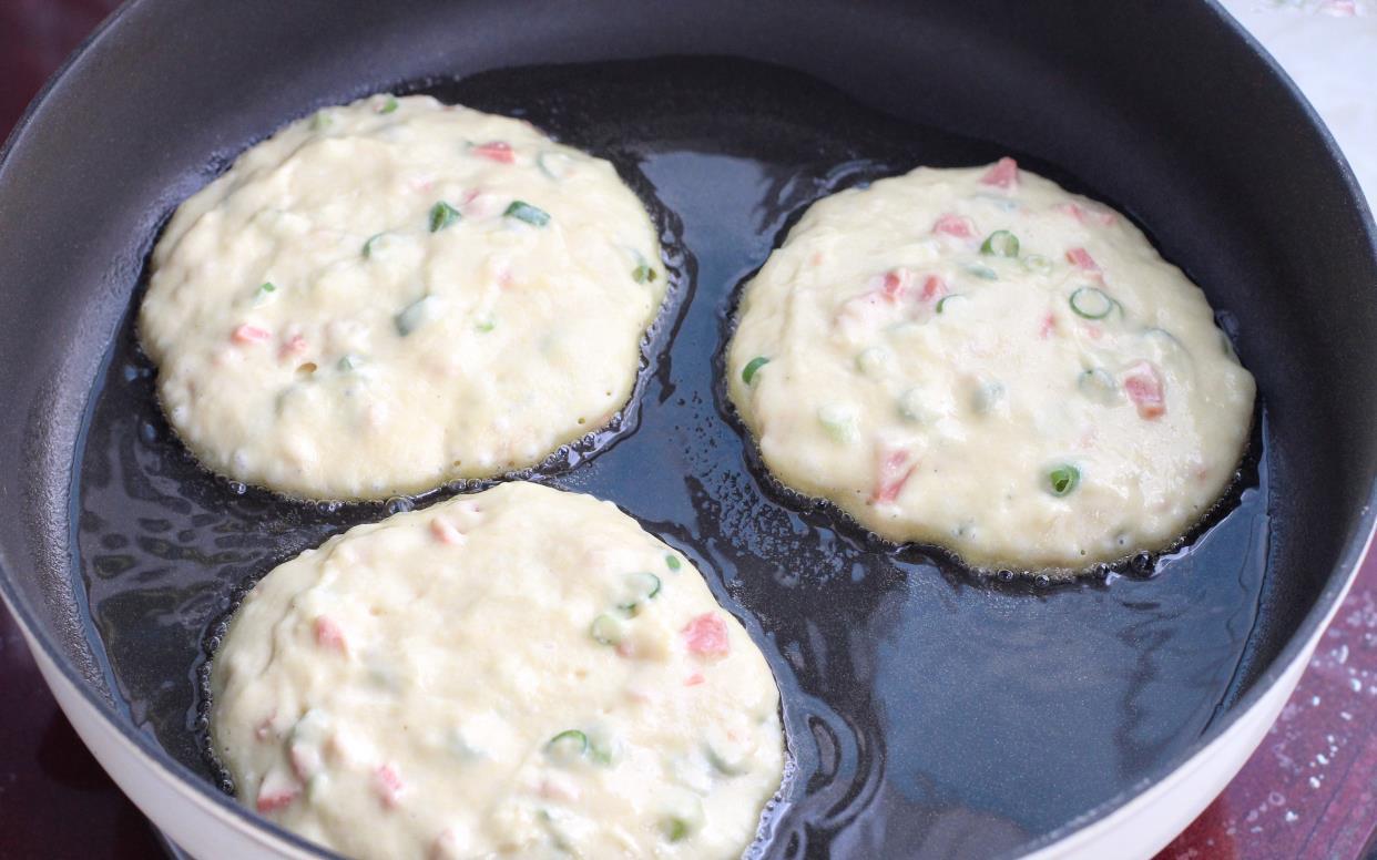 营养|双手无需粘面,搅一搅就能做的粗粮早餐饼,暄软美味营养百分百!