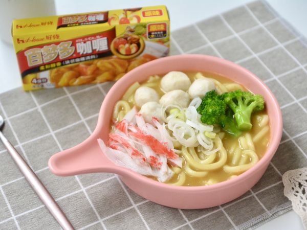 咖喱鱼蛋乌冬面|咖喱鱼蛋乌冬面