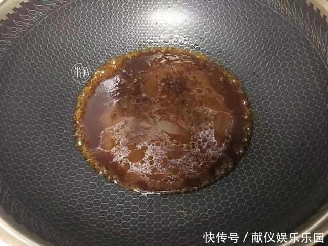 这水果皮比肉宝贵，很多人不懂当垃圾扔掉真可惜，蒸一蒸比吃肉香