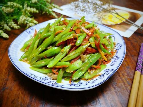 开胃|这菜一上桌，用它下饭吃最美味，还可以搭配很多食材炒着吃，特开胃