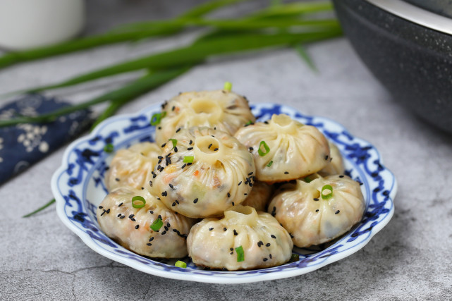 懒人生煎包做法，不发面不醒面，皮薄馅大简单快手，早餐就它了！