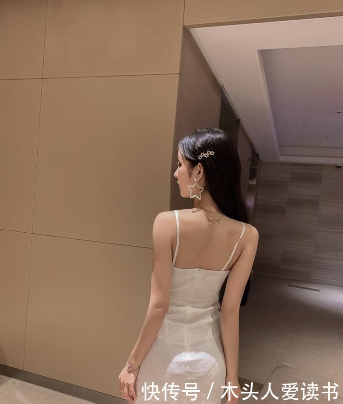  十足|气质小姐姐，身穿白色蕾丝边连衣裙，看着仙气十足！