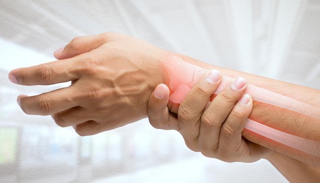 碳酸饮料|老年人最怕骨质疏松,医生预防骨质疏松从饮食做起