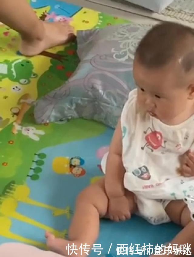 宝宝|小姨带娃的路子有多野?看完这几张图,网友:这届小姨跟宝宝有仇