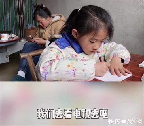 宝爸不让女儿写作业，女儿却把爸爸怼的无话可说