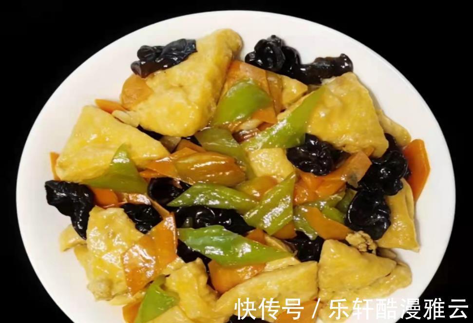 冬日进补,猪肉牛肉靠边站,多给家人吃它,软嫩入味,太解馋了