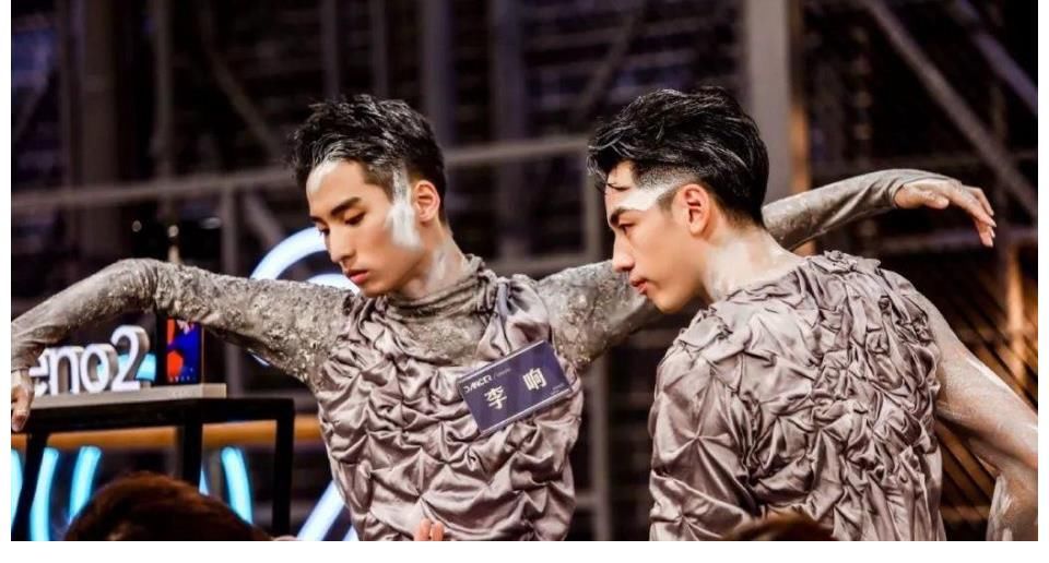 都是專業(yè)舞者，為何劉迦成團(tuán)李響卻被淘汰？李響到底輸在哪？