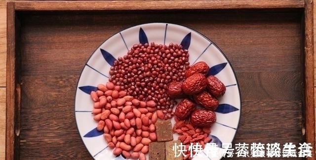 真红糖|80岁奶奶:每天这样吃花生,越吃越精神,做法简单一看就会