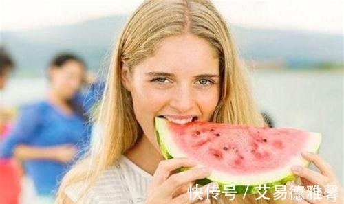 西瓜|孕妇到底能不能吃西瓜,二胎妈妈:可以吃,换一种方式吃更有营养