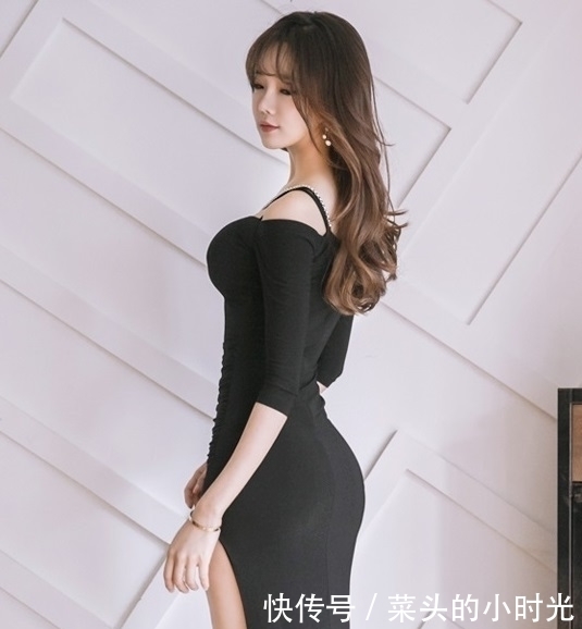 清秀可人的小姐姐,黑色连衣裙穿出妖娆身姿,更显优雅时尚