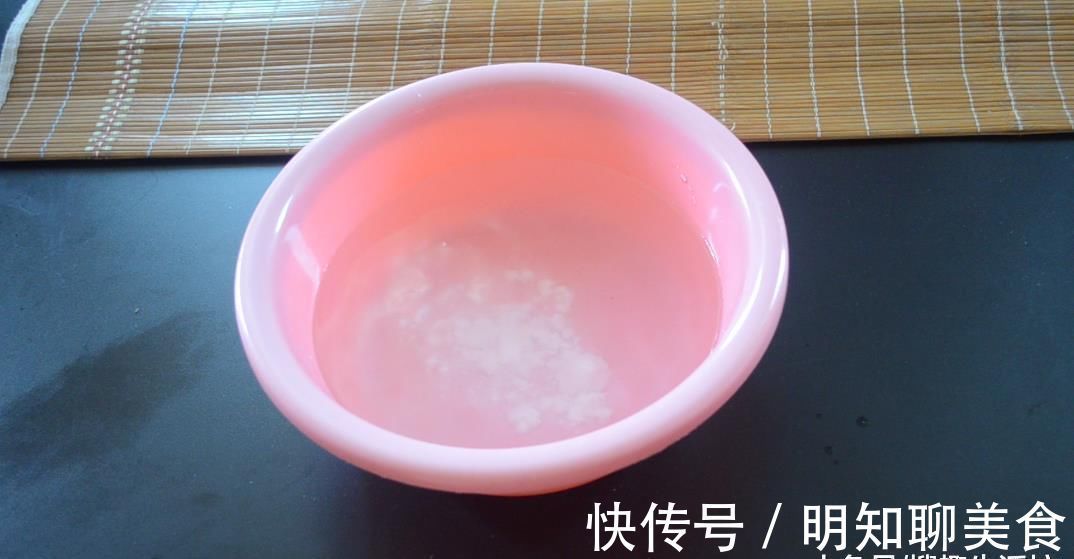 凉席脏了别再用水冲洗了, 教你5分钟清洗凉席, 洗的干净还能除螨