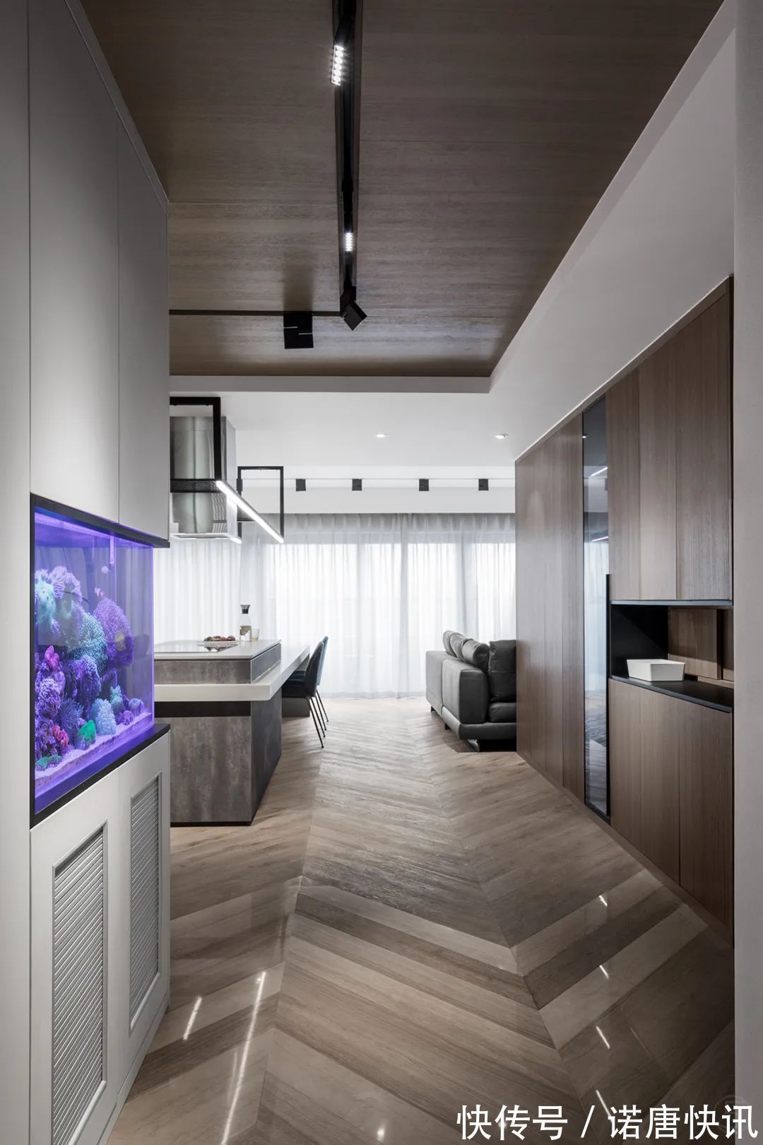 玄关|180㎡现代极简,无主灯设计果然不凡,朴素的空间也有档次感