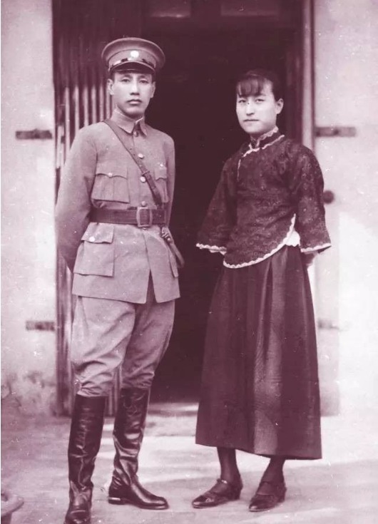 宋美龄|她曾是蒋介石的最爱,与蒋介石相伴7年,被抛弃之后终身未嫁