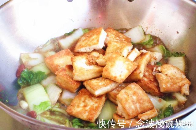 白菜|才知道，白菜炖豆腐一直都做错了，教您新做法，上桌汤汁都不剩