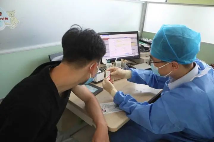 李兰娟|重型17例、危重4例!江苏累计确诊升至498例,扬州“棋牌室传播链”再延长!专家提醒这5点