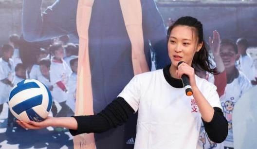 中国女排|祝福惠若琪!2大新身份曝光,前女排队长勇挑重担,朱婷值得效仿