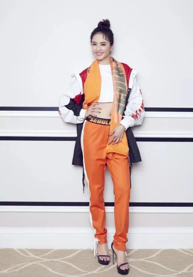 阔腿裤已经失宠了，今年流行这条“卫裤”，配大衣、棉服都好看一、卫裤别乱选，这几点是关键二、会搭配卫裤才有灵魂