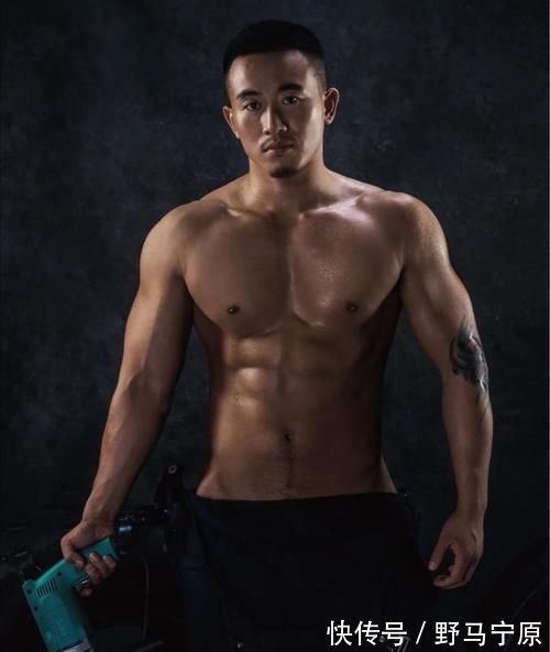 外表|强壮的90后健身教练,成熟稳重的外表,满满的荷尔蒙,羡慕哦