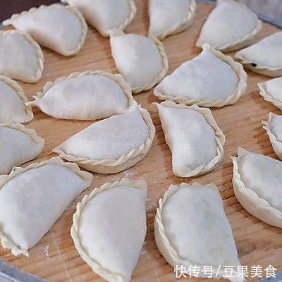 #一学就会快手菜#韭菜盒子