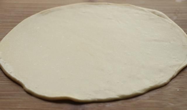 比手抓饼简单，比油条健康，简单易做，早餐吃太好了，家人都爱吃