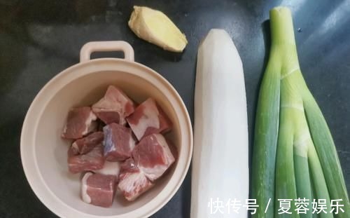 这才是萝卜炖牛腩的家常做法，口感劲道，肉质鲜嫩，汤汁浓郁下饭