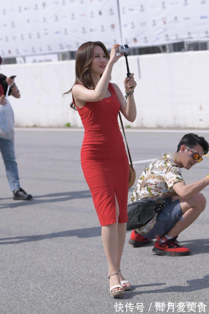 裙型 连衣裙省心实用,选择适合自己的配色和裙型,造型想不变优雅都难