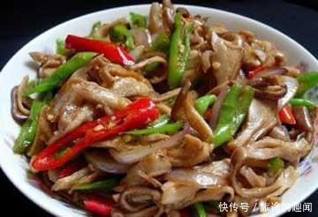 美食推荐:双椒爆肚、金沙牛仔粒、五彩三字塔制作方法