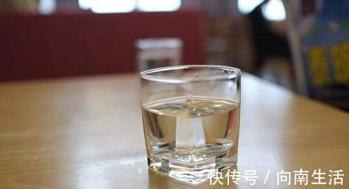 食物|便秘的时候吃什么,还在喝蜂蜜水吗?这几种食物帮你轻松解决问题