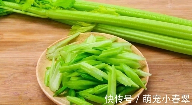 血管|有助降压的食物公布，芹菜排名第三，排第一的很少有人吃