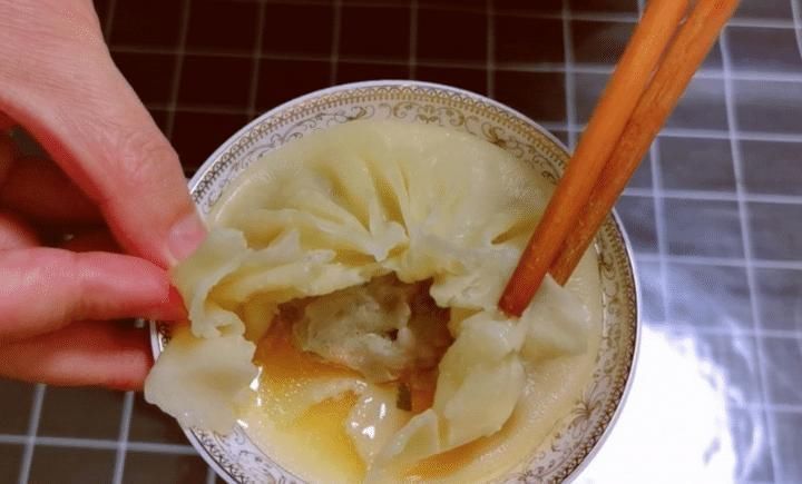 天冷了,少吃饺子馅饼多吃它,皮薄大馅又多汁,深秋吃身体棒