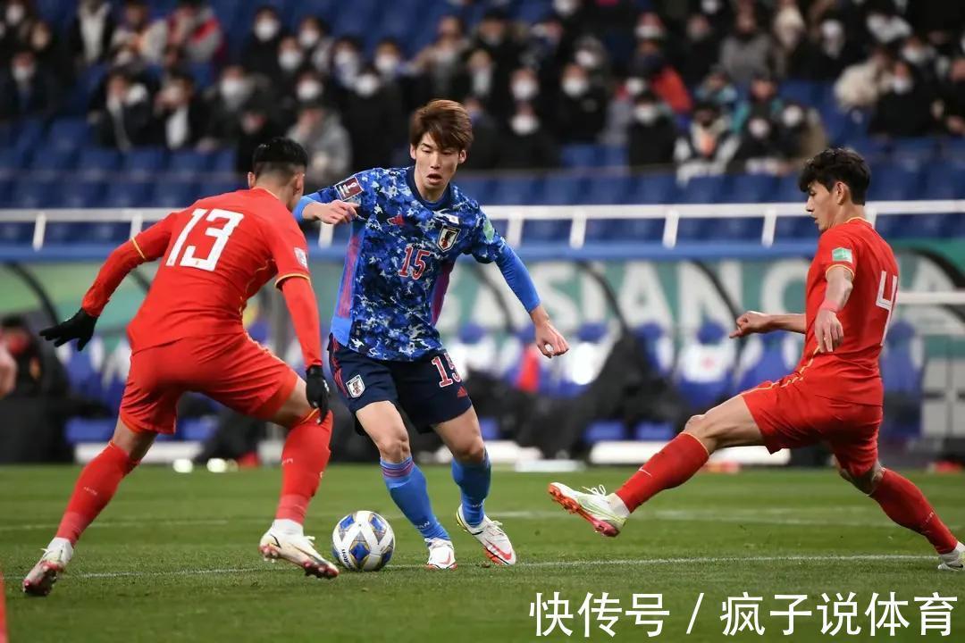 日本|国足2球不敌日本，差距太大不忍直视，李霄鹏该重用年轻人了！