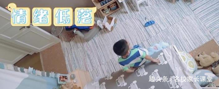 孩子|Jasper拉小提琴展示却被冷落毫不关心的陪伴,让孩子受到伤害