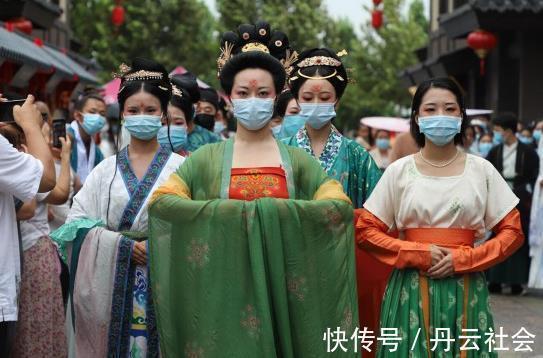 穿着汉服&各科老师穿汉服上课，数学老师风流倜傥，历史老师却酷似武大郎