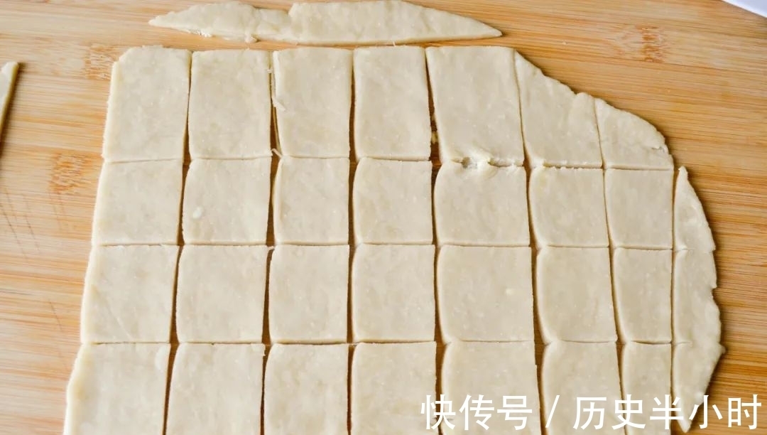 饱腹|小苏打饼干最简单的制作方法，低油饱腹0添加，适合当减肥期代餐