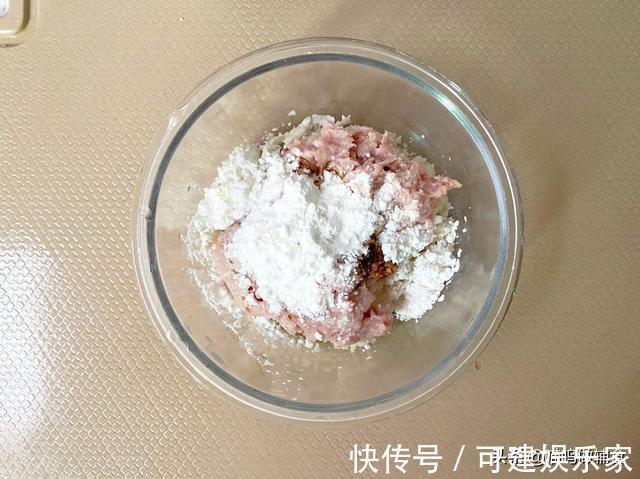 丸子|秋季润燥，这汤能帮忙！鲜香暖胃又护眼，娃咕噜咕噜喝掉一大碗