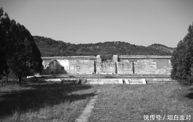  盗墓贼|这座陵墓至今未被盗，只因墓碑上的一行字，盗墓贼也只能敬而远之