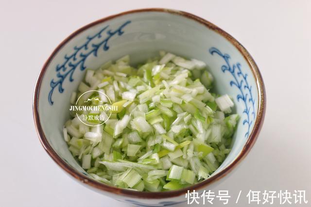 面粉换个做法，比包子简单，比馒头好吃，刚出锅孩子就吃了俩